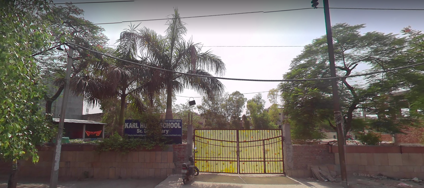 Karl Huber School campus
