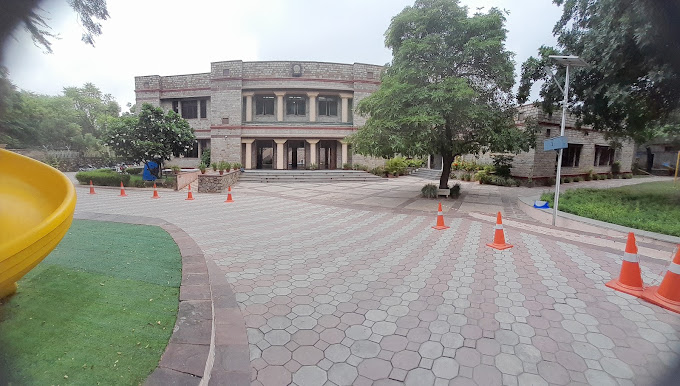 Mayoor School campus