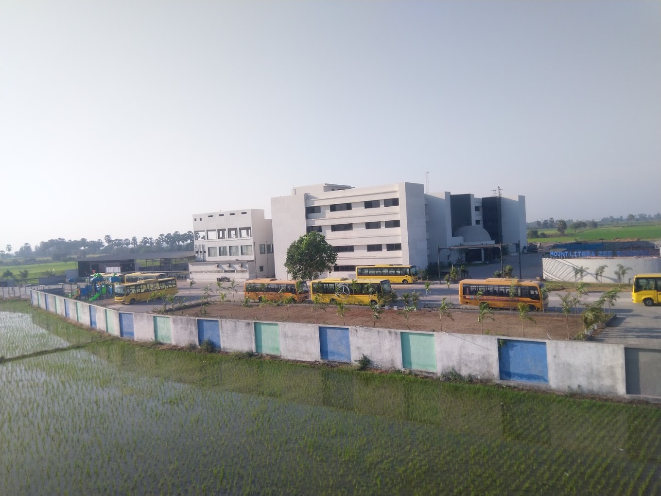 Mount Litera Zee School campus