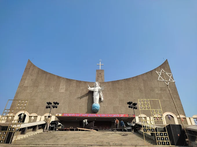 Cathedral Senior Secondary School — Hazratganj campus