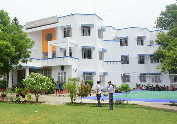Pioneer Montessori School — Jankipuram campus