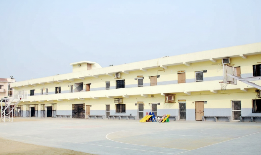 Rani Laxmi Bai Memorial School — Indira Nagar campus