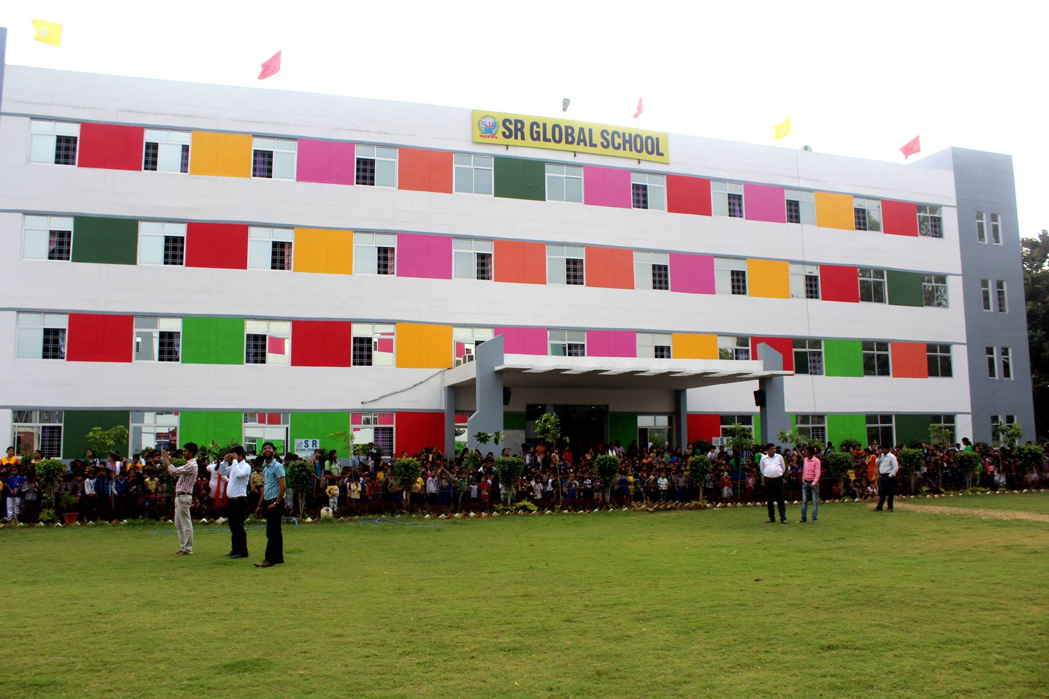 SR Global School campus