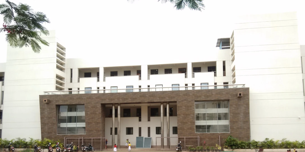 RM Dhariwal English Medium School — Shirur campus