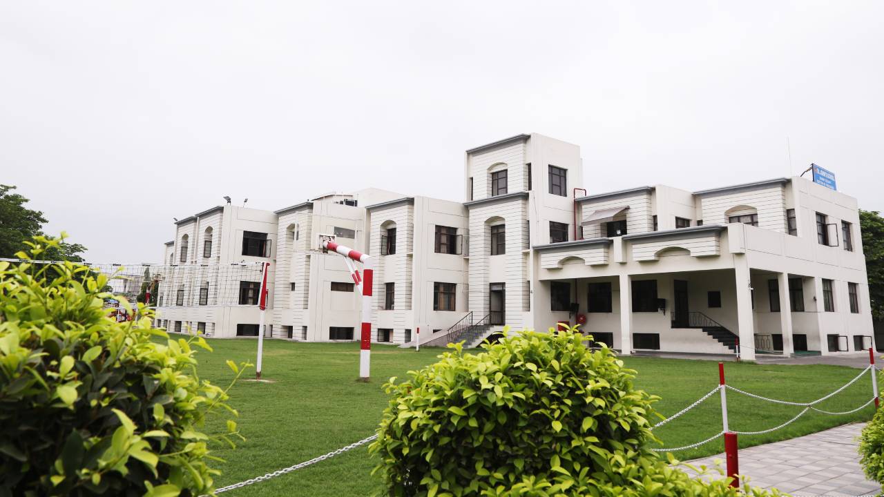 St. John's School — Sector 49 campus