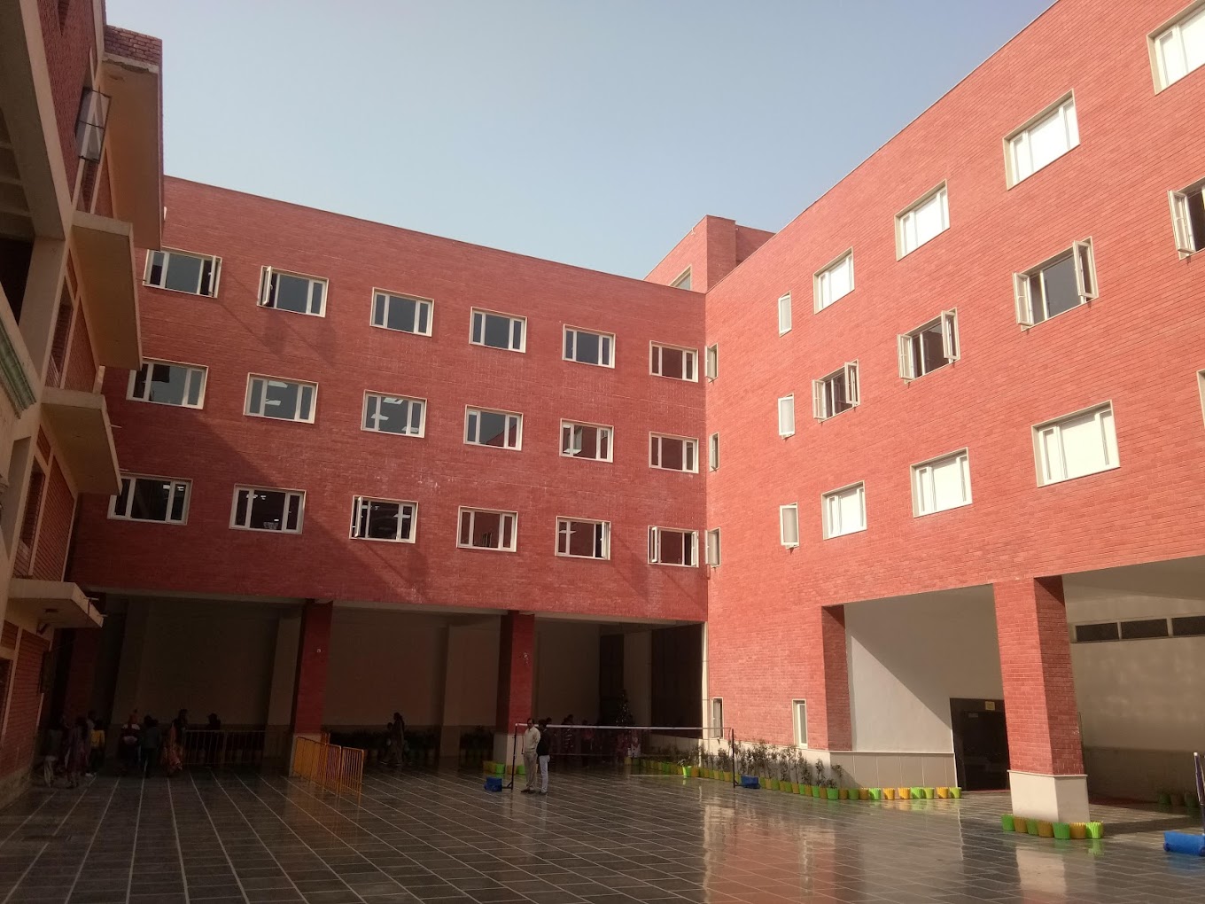 Spring Meadows Public School — Dwarka Mor campus
