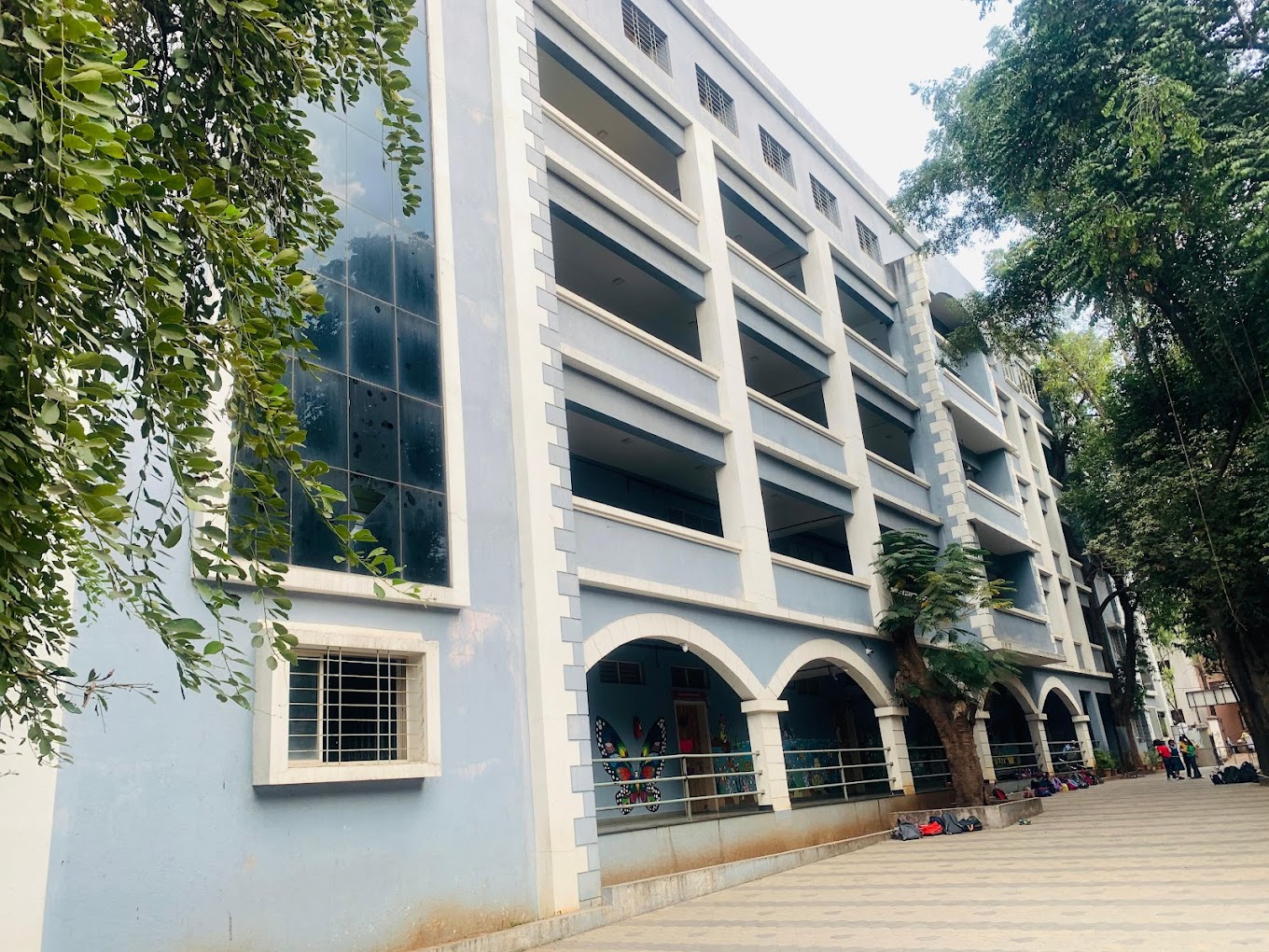 DES New English Medium School — Shaniwar Peth campus