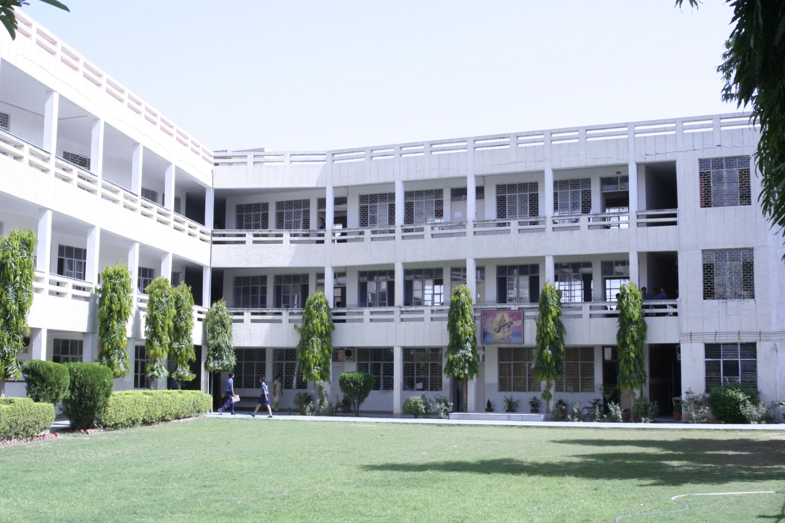 Shanti Gyan Niketan Senior Secondary Public School — Dwarka campus