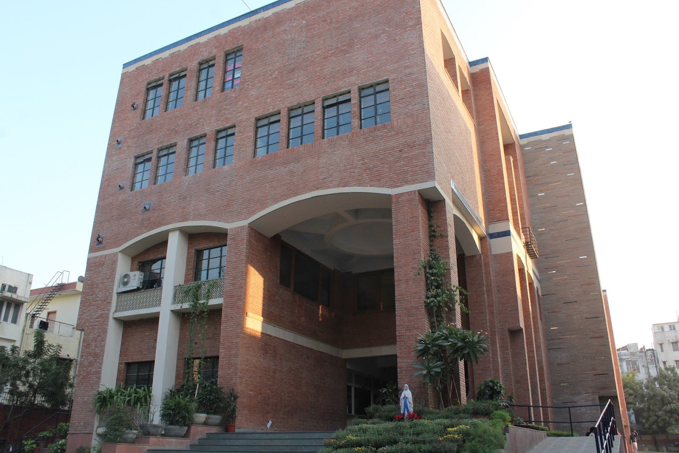 St. Mary's School — Safdarjung Enclave campus