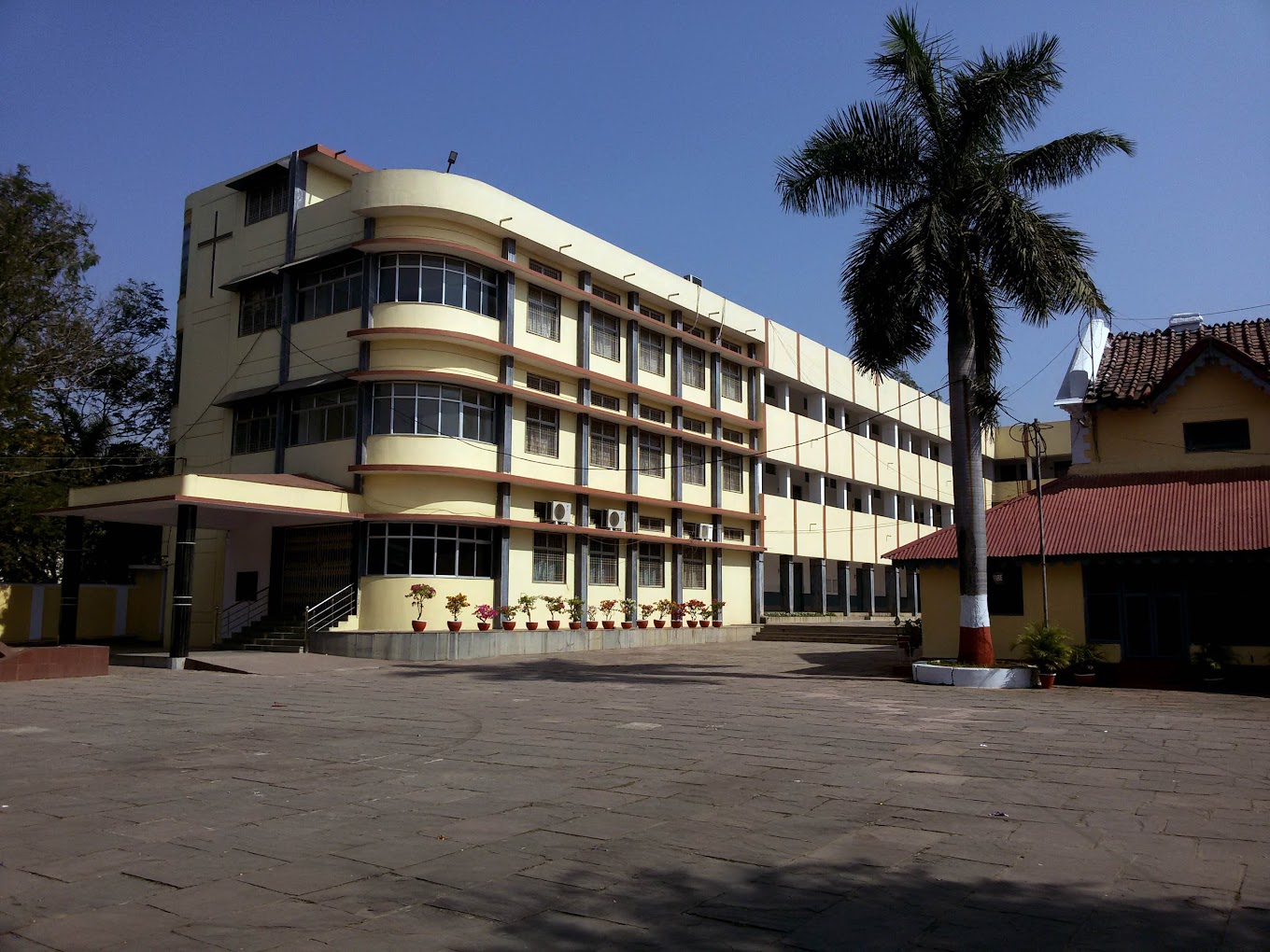 Christ Church Girls' Senior Secondary School — Jabalpur campus
