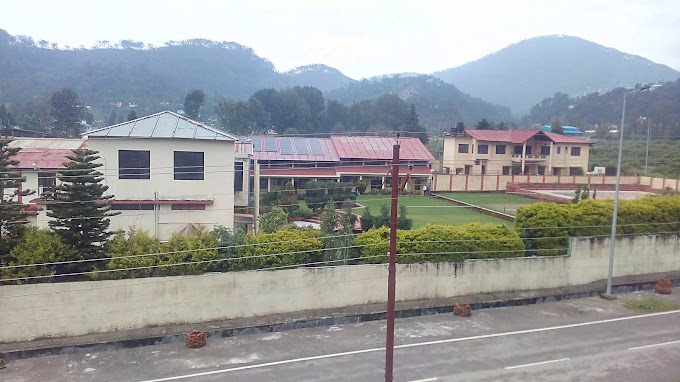 Lakes International School campus