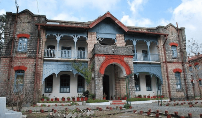 Oak Grove School campus