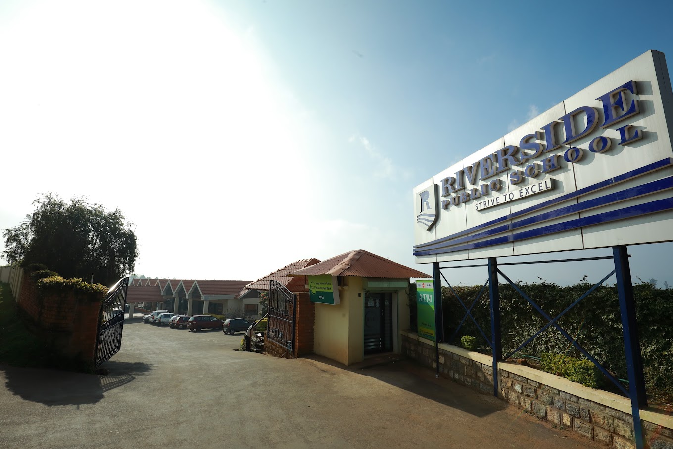 Riverside Public School campus