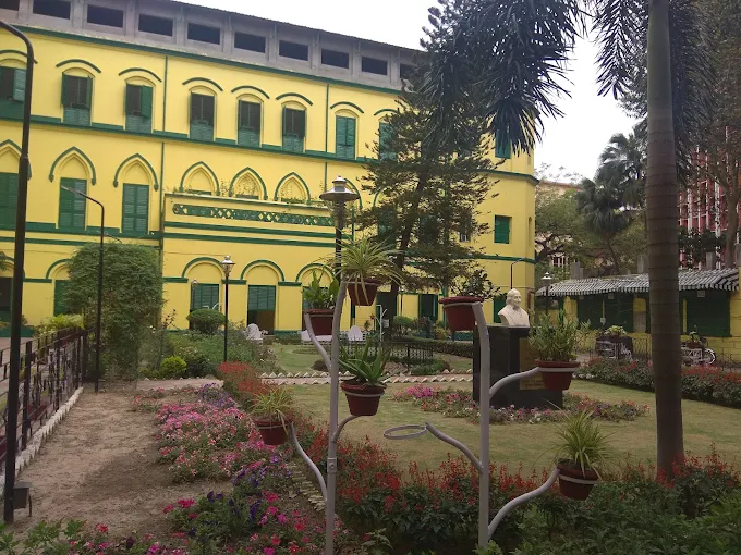 Pratt Memorial School campus