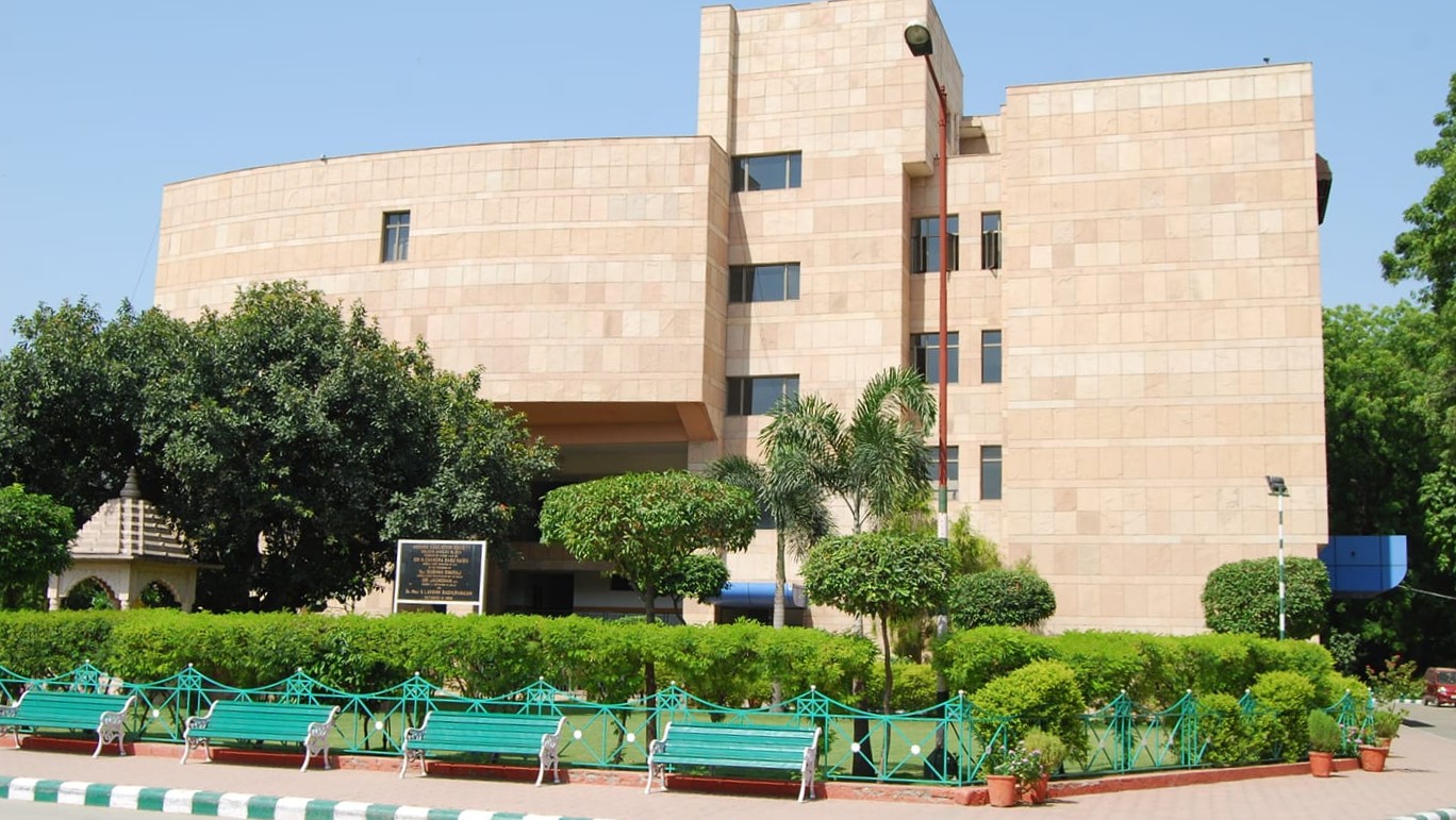 AES Dr. K. Ramesh Babu Memorial Senior Secondary School — Pushp Vihar campus