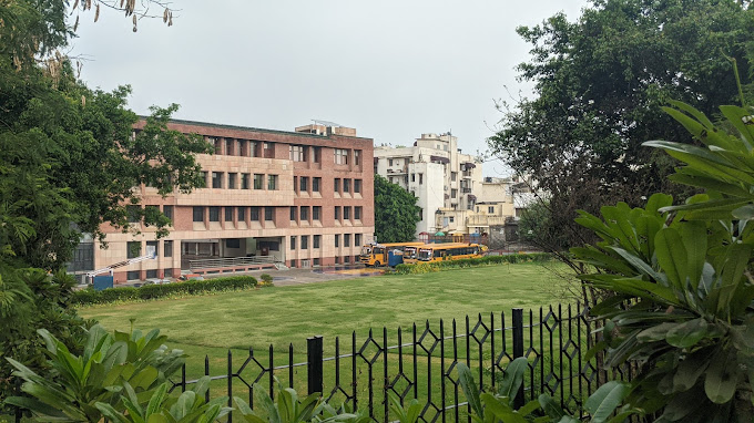 St. Paul's School — Hauz Khas Market campus