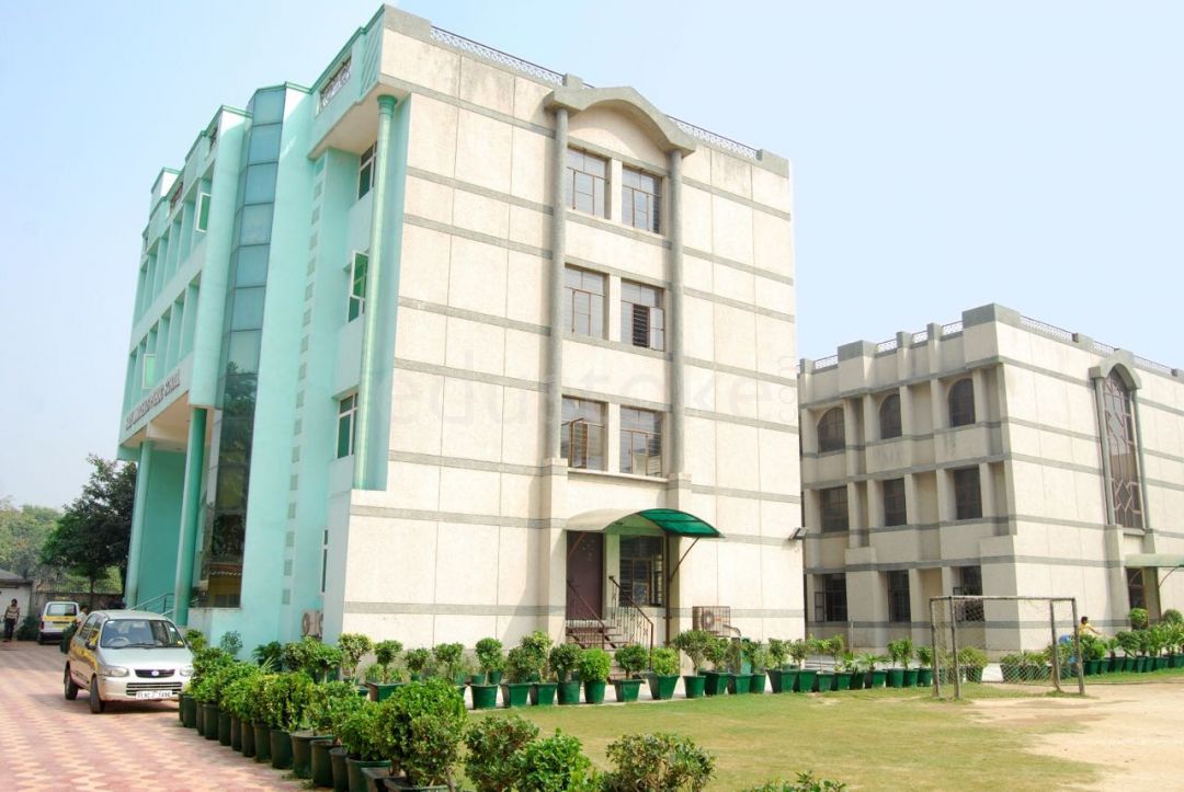 Holy Innocents Public School — Vikas Puri campus