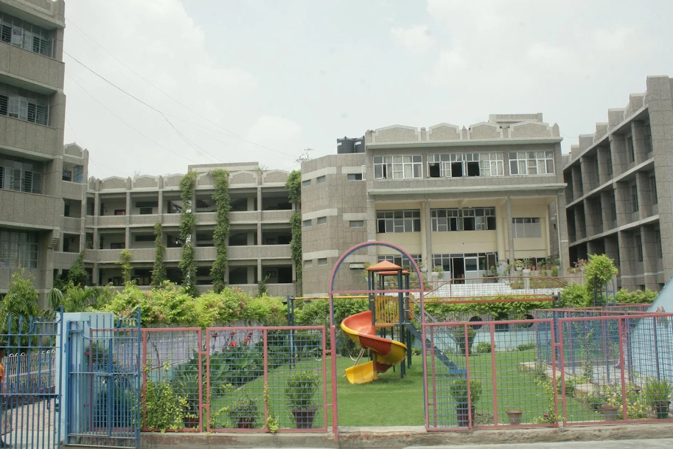 Veda Vyasa DAV Public School — Vikas Puri campus