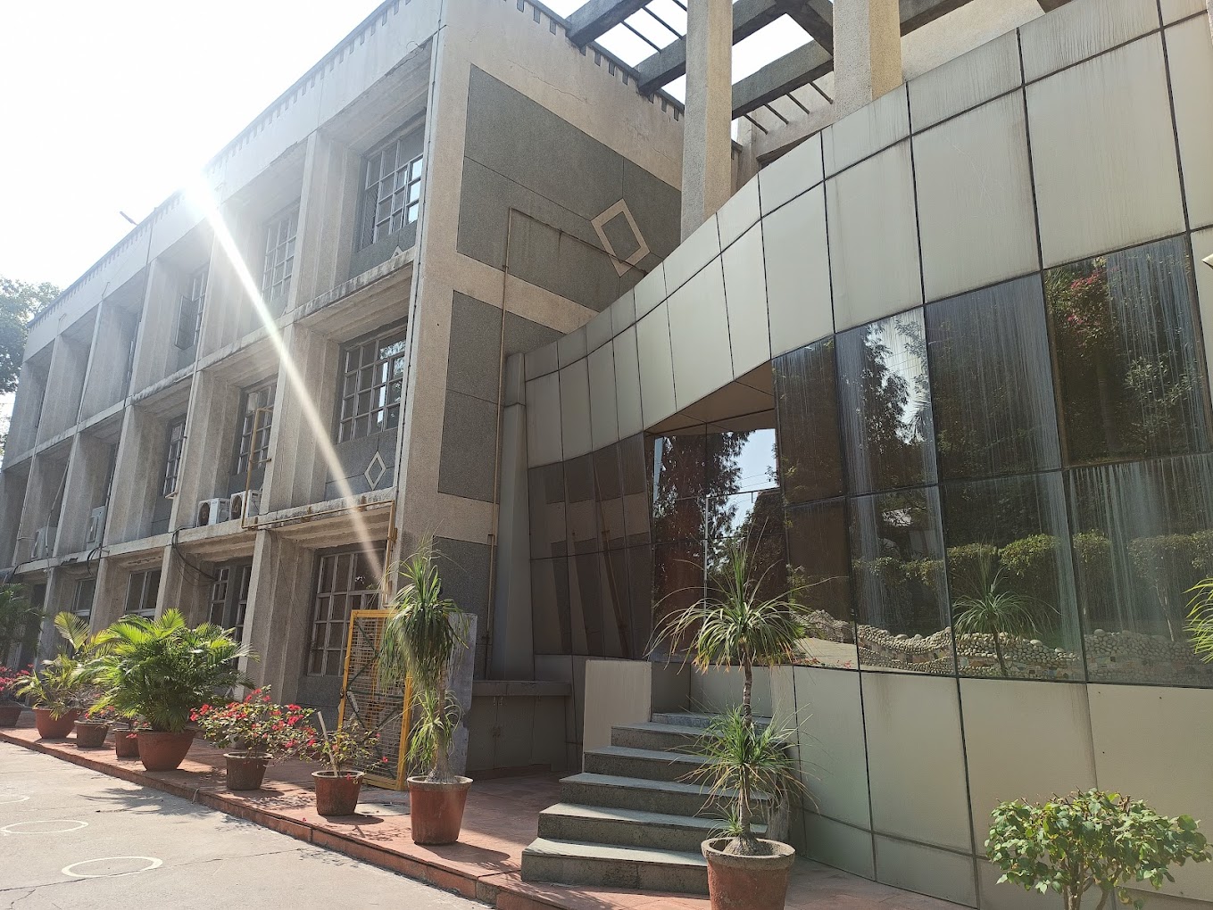 Sarla Chopra D.A.V. Public School — Sector 56 campus