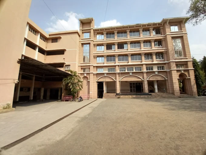 Adarsh Montessori English Medium School — Nashik campus