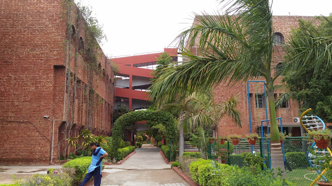 Laxman Public School — Hauz Khas Market campus