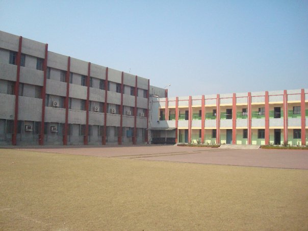 Holy Child Senior Secondary School — Thana Darwaja campus