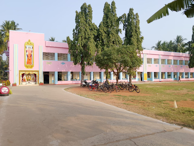 Sri Satya Sai Gurukulam English Medium School campus