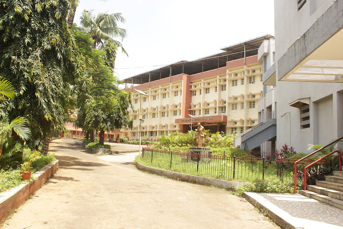 Canossa High School — Andheri East campus
