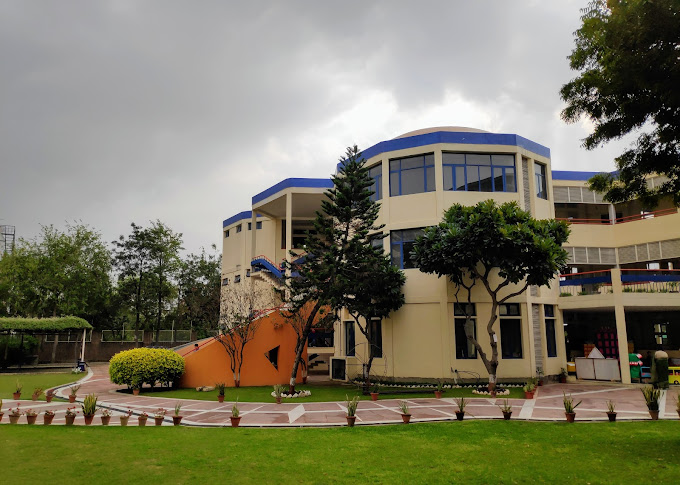 Pragyan School campus