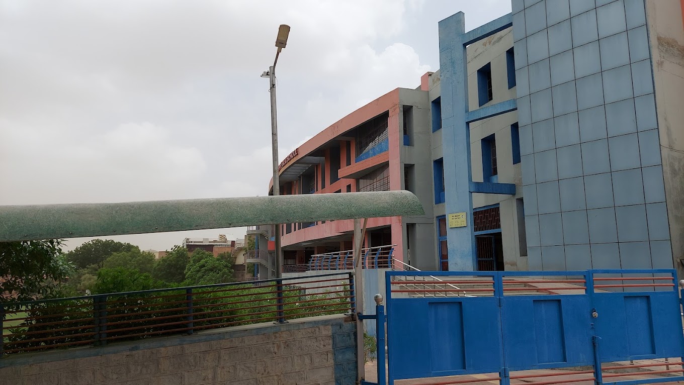 Mahesh Public School campus