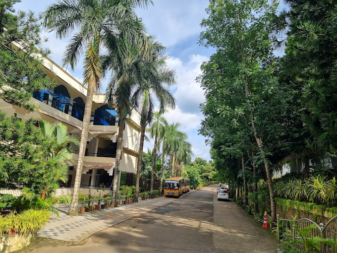Marygiri CMI Public School campus