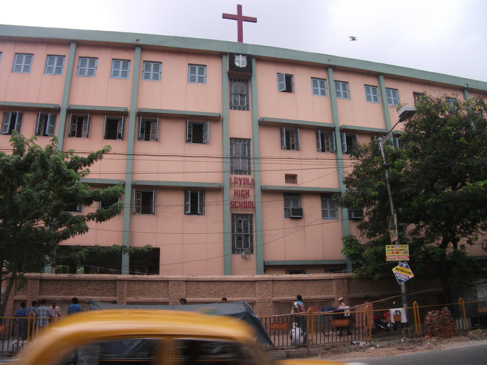 Loyola High School — Mominpore campus