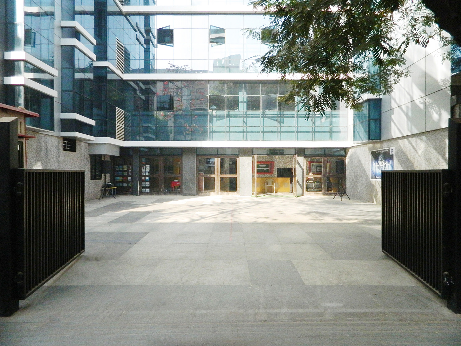 Universal High School campus