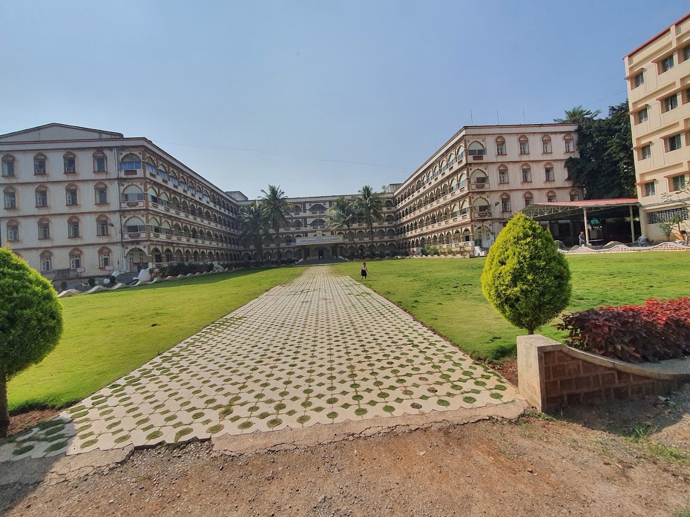 MAEER's Vishwashanti Gurukul School — Kothrud campus