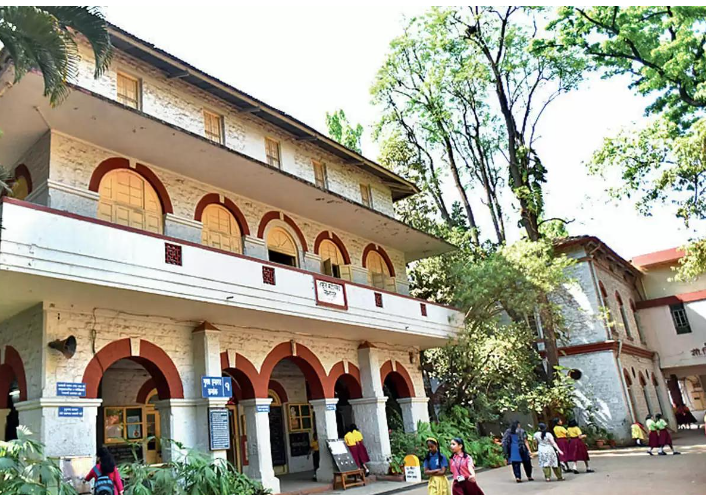 Huzurpaga Girls High School And Junior College — Narayan Peth campus