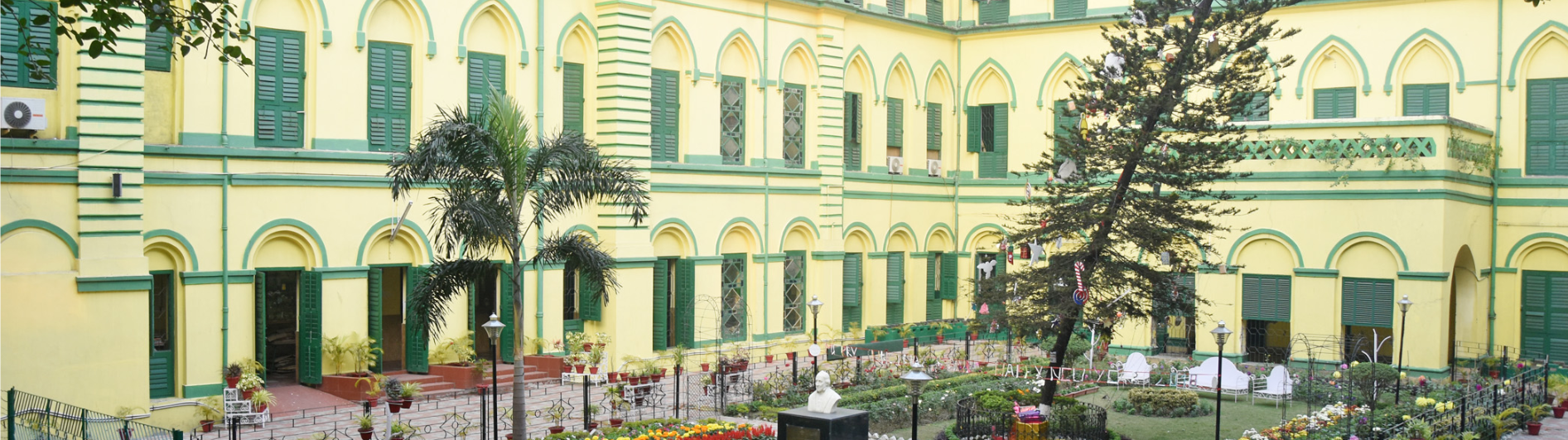 Pratt Memorial School campus