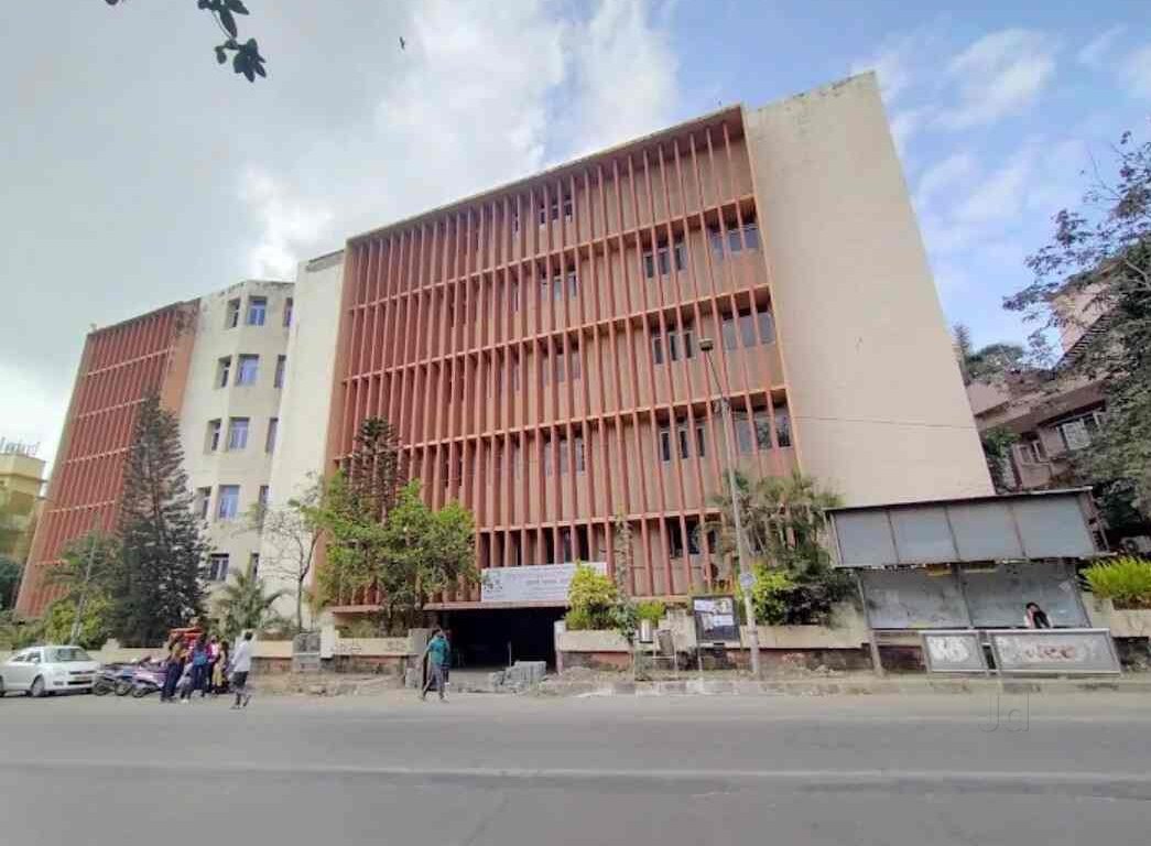 Tolani College of Commerce — Andheri East campus