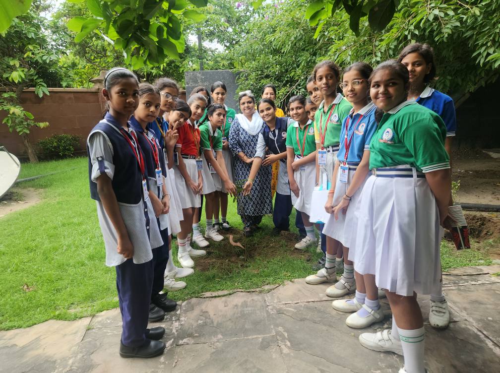 Mahamaya Balika Inter College campus photo 3 of 16 — Sector 44