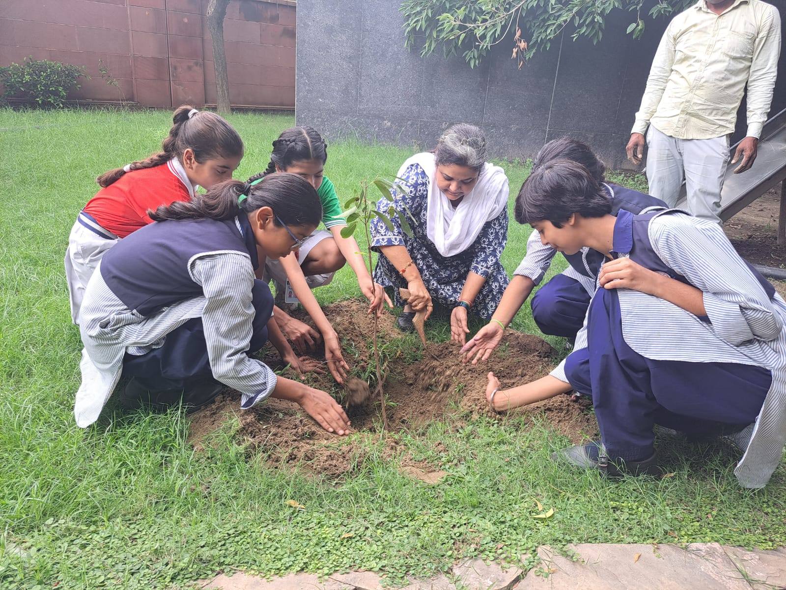 Mahamaya Balika Inter College campus photo 5 of 16 — Sector 44