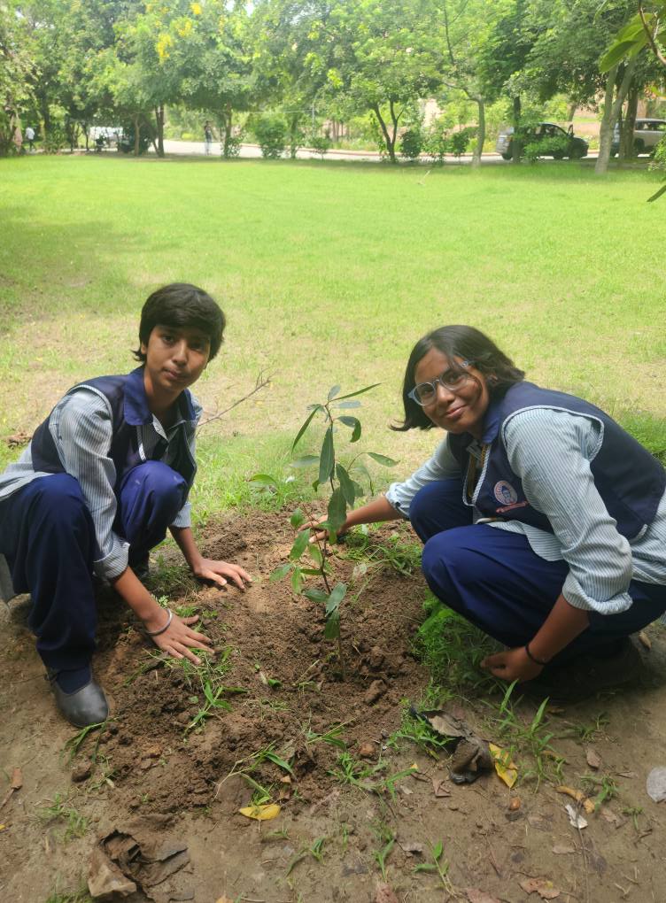 Mahamaya Balika Inter College campus photo 4 of 16 — Sector 44