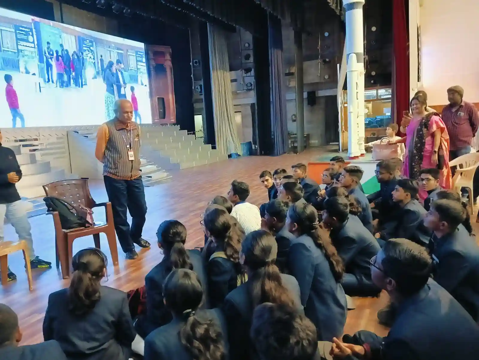 Howard Memorial School campus photo 12 of 17 — Nagerbazar