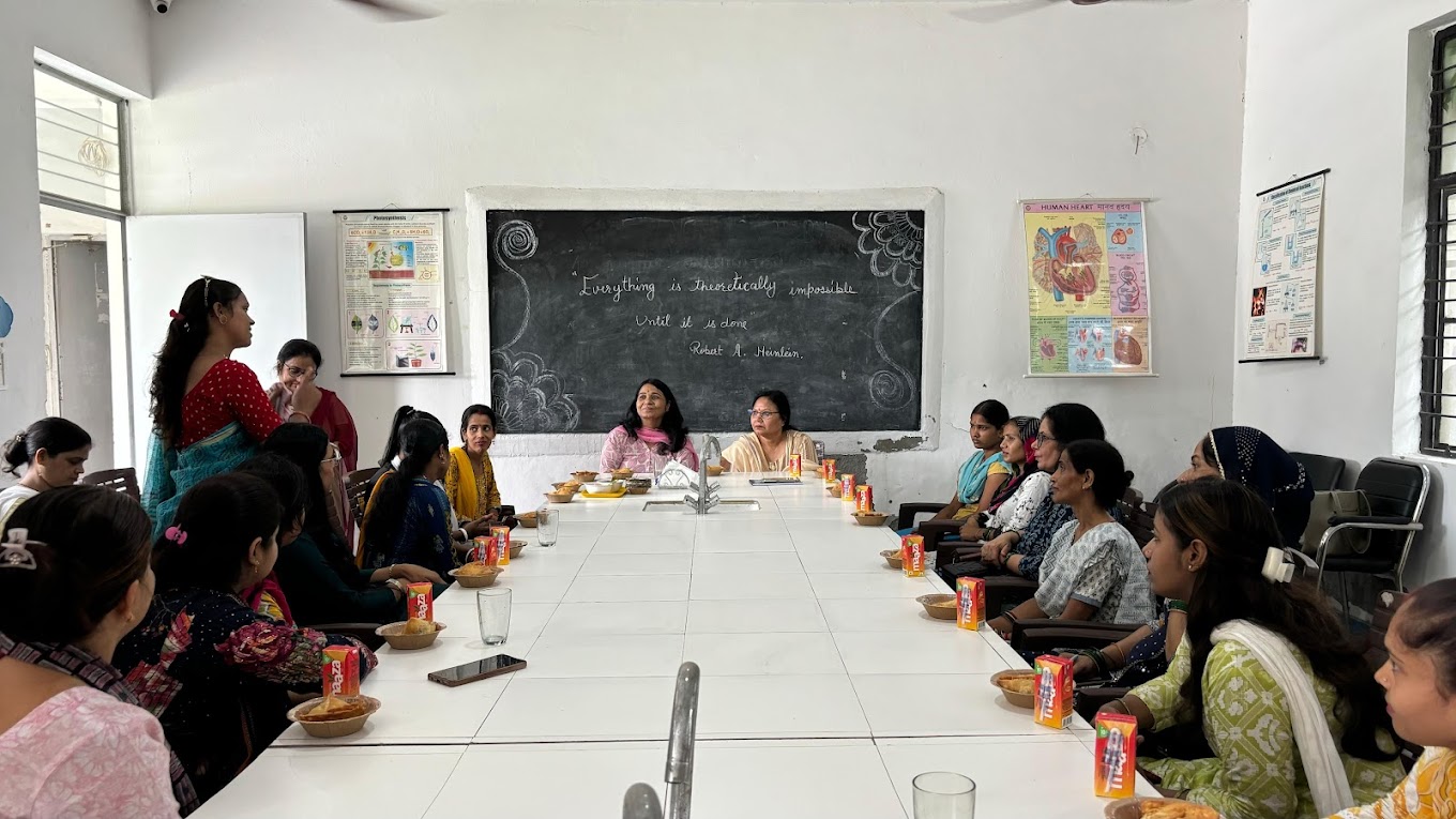 Saraswati Balika Vidya Mandir School campus photo 6 of 23 — Sector 31
