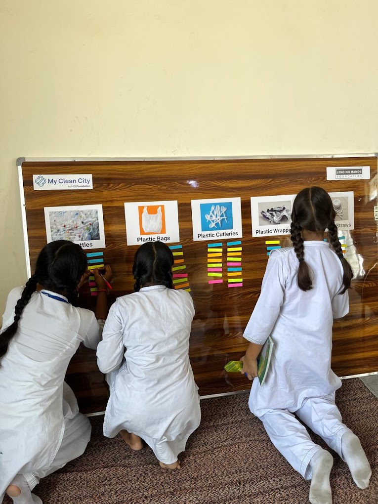 Saraswati Balika Vidya Mandir School campus photo 10 of 23 — Sector 31