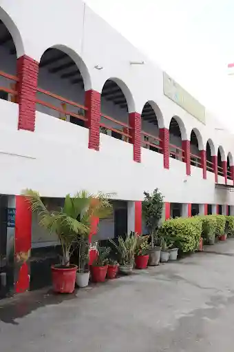C R Senior Secondary School campus photo 3 of 4 — Gohana