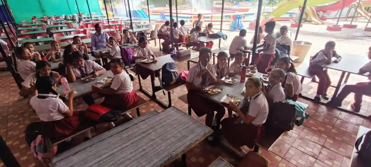 Manav Kendra Gyan Mandir School campus photo 13 of 26 — Vadodara (Baroda)
