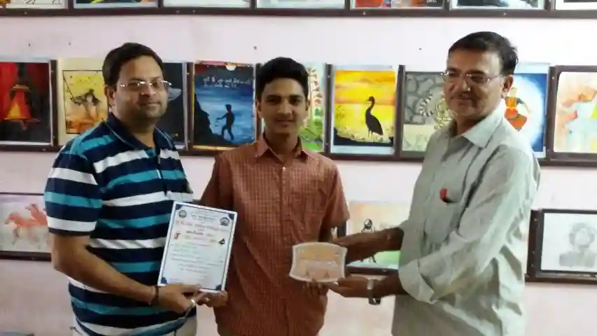 Shree Mahavir Jain Charitra Kalyan Ratnashram campus photo 5 of 8 — Surat