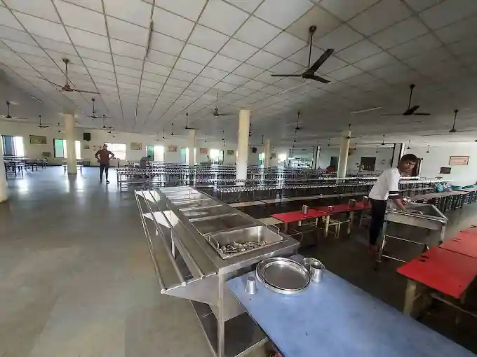 Shri Swaminarayan Mission School campus photo 5 of 11 — Surat