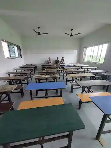 Shri Swaminarayan Mission School campus photo 10 of 11 — Surat