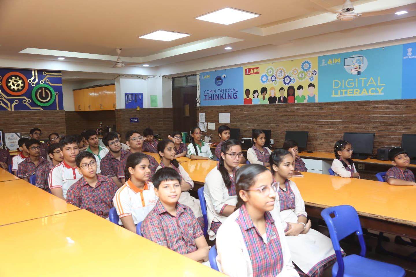 Darbari Lal D.A.V. Model School campus photo 9 of 30 — Pitampura