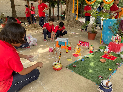 Modern School campus photo 4 of 22 — Aliganj